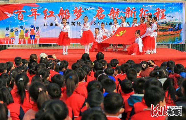 汉武帝为什么独尊儒术来统治人民的思想？儒学有哪些优势？游戏画面